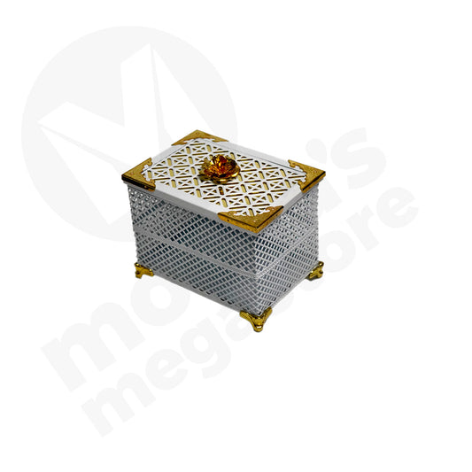 Gift Box 15X11X10Cm Metal White/Gold W/Lid Footed
