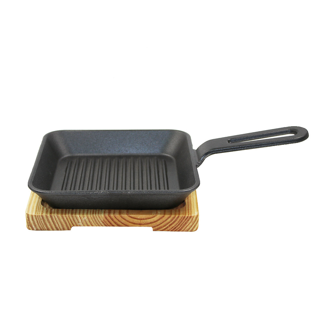 Skillet Sqr 18Cm Cast Ron With Handle/Wooden Board