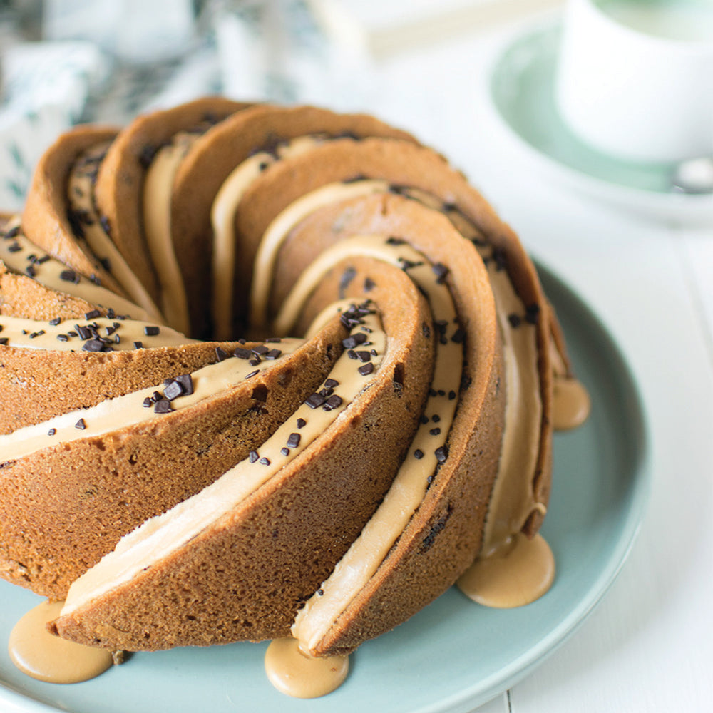 Non stick clearance bundt cake pan